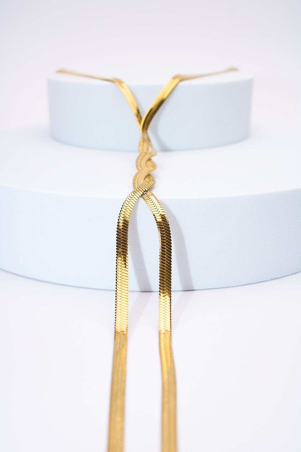 Collar serpiente trenzado dorado — baño dorado