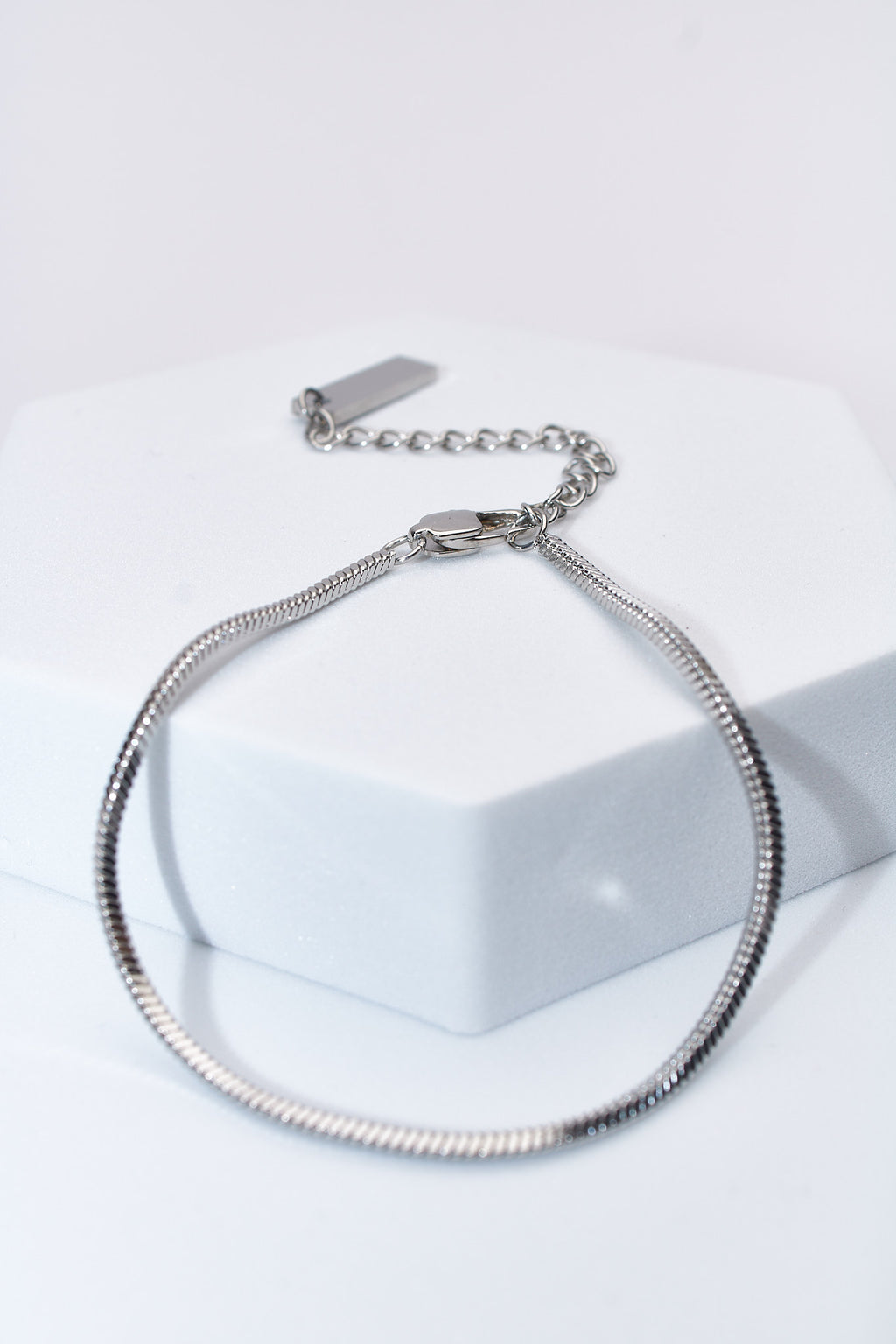 Pulsera cadena serpiente plateada — extensión ajustable