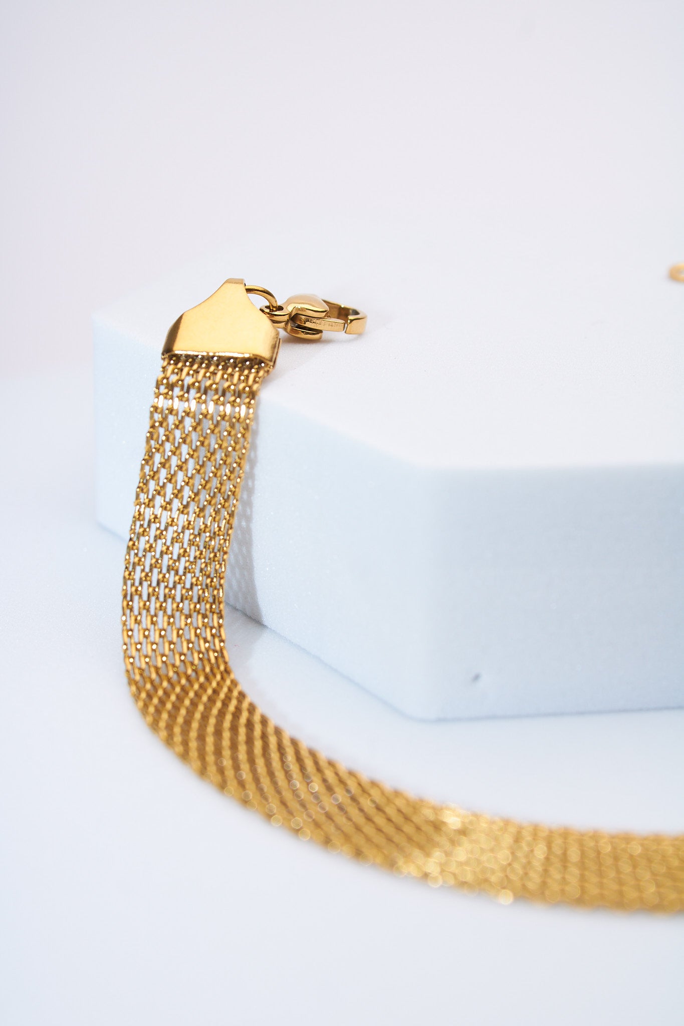 Pulsera malla múltiple dorada — extensión ajustable