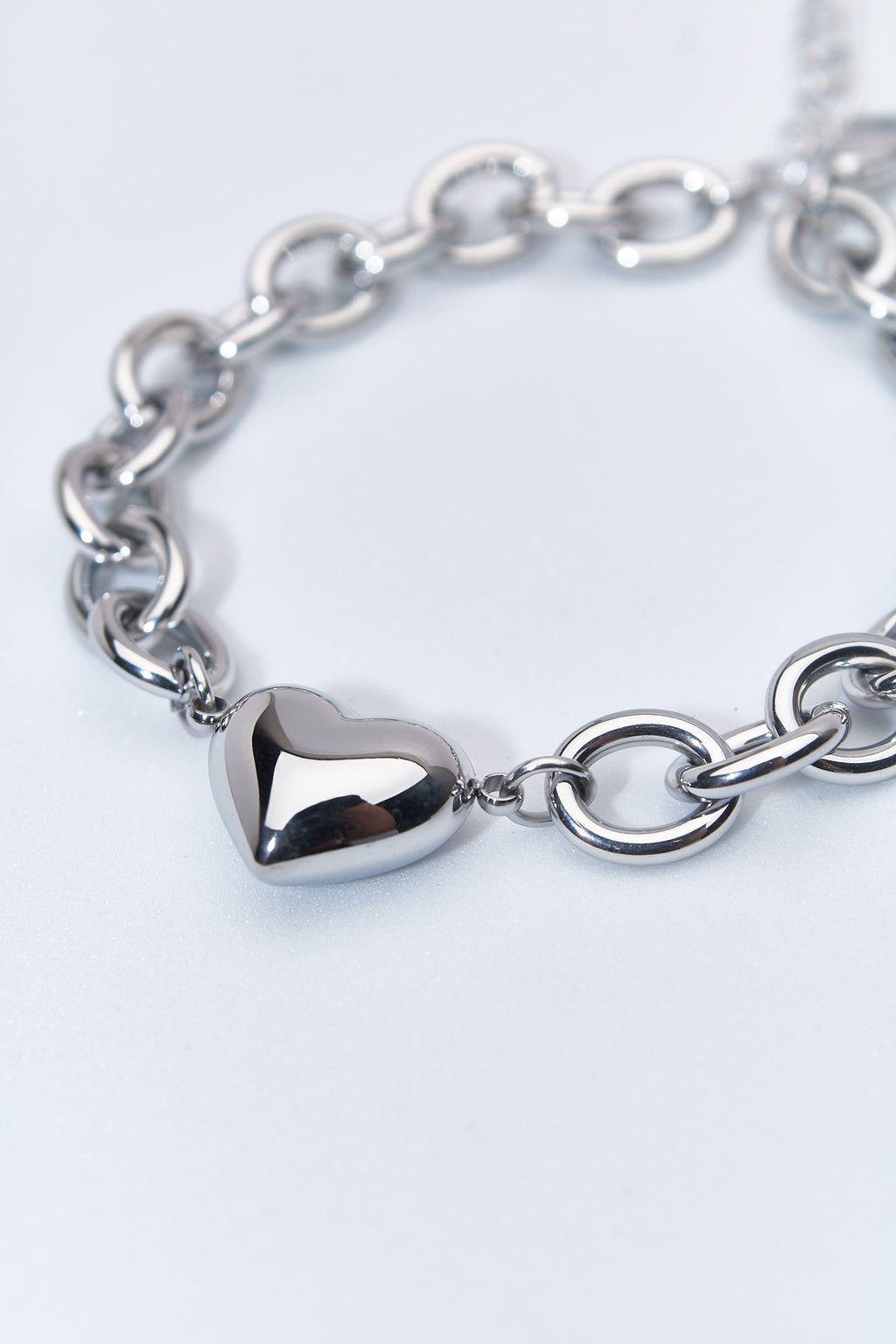 Pulsera cadena eslabón con corazón sólido — acero inoxidable plateado
