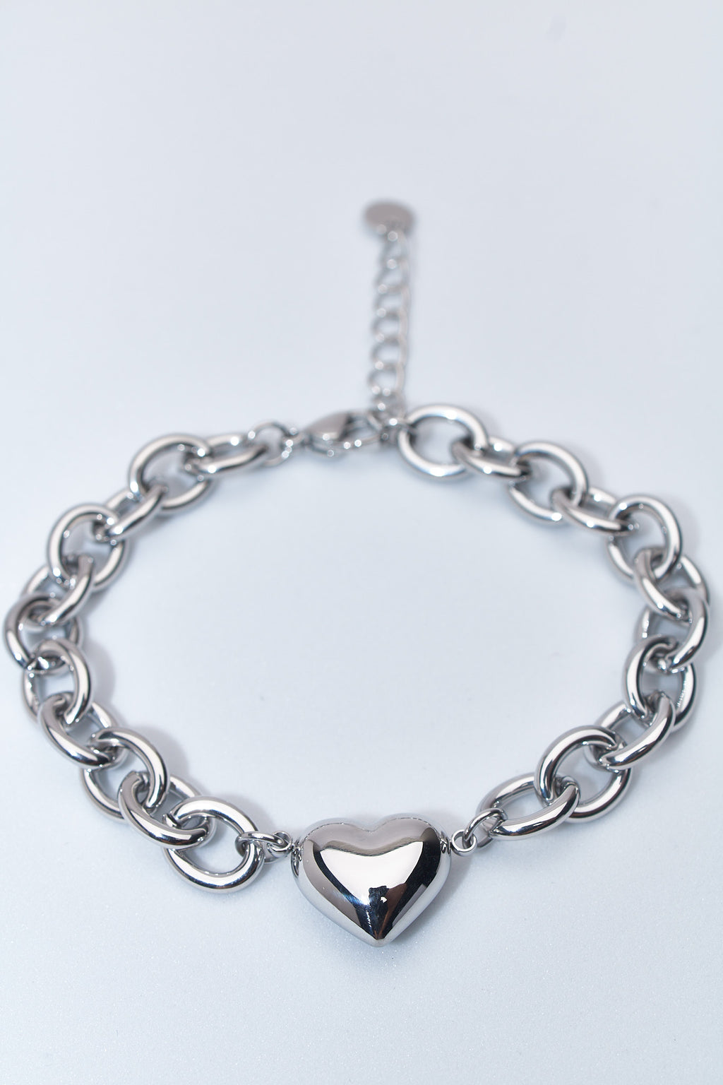 Pulsera cadena eslabón con corazón sólido — acero inoxidable plateado