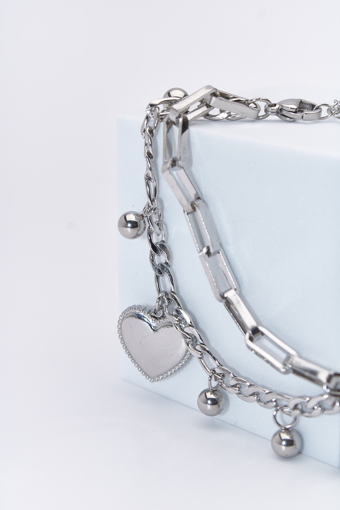 Pulsera doble capa corazones y bolitas — acero inoxidable plateado
