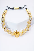 Pulsera ajustable de cuentas pavé doradas con corona