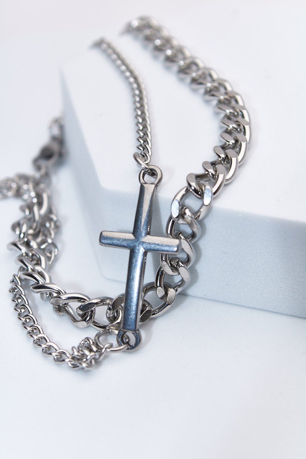 Pulsera doble capa con cruz horizontal