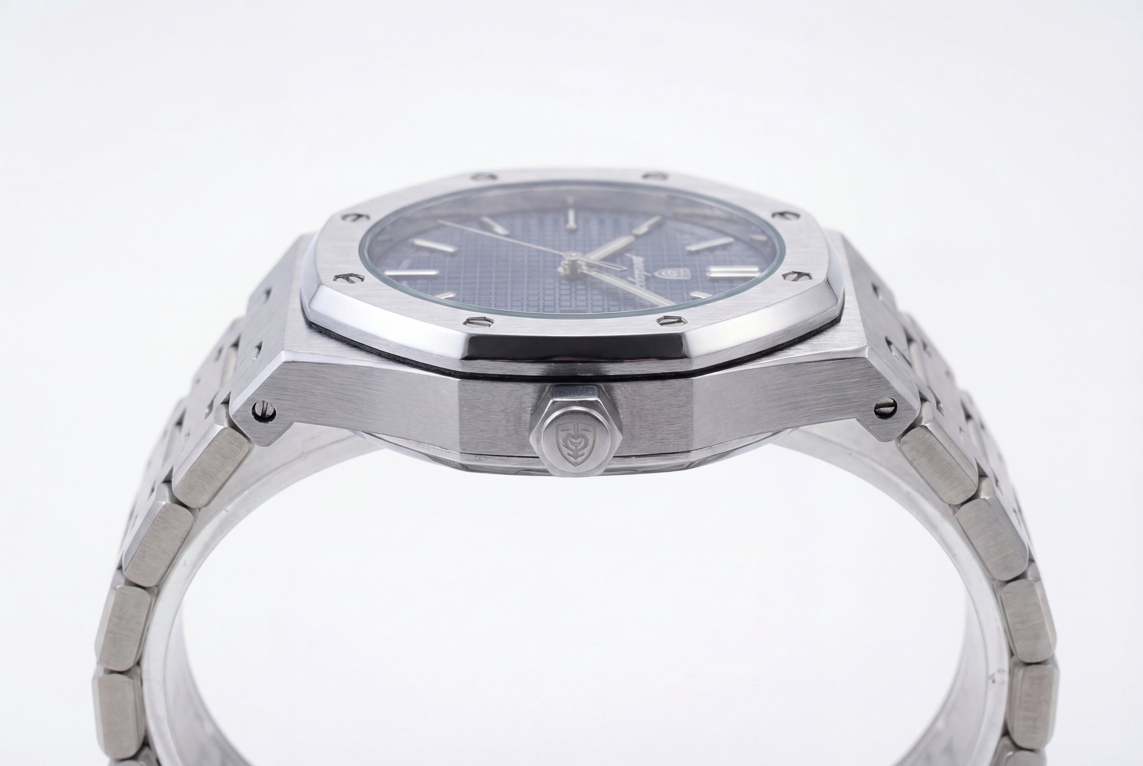 Poedagar Steel Watch with Blue Dial and Grid