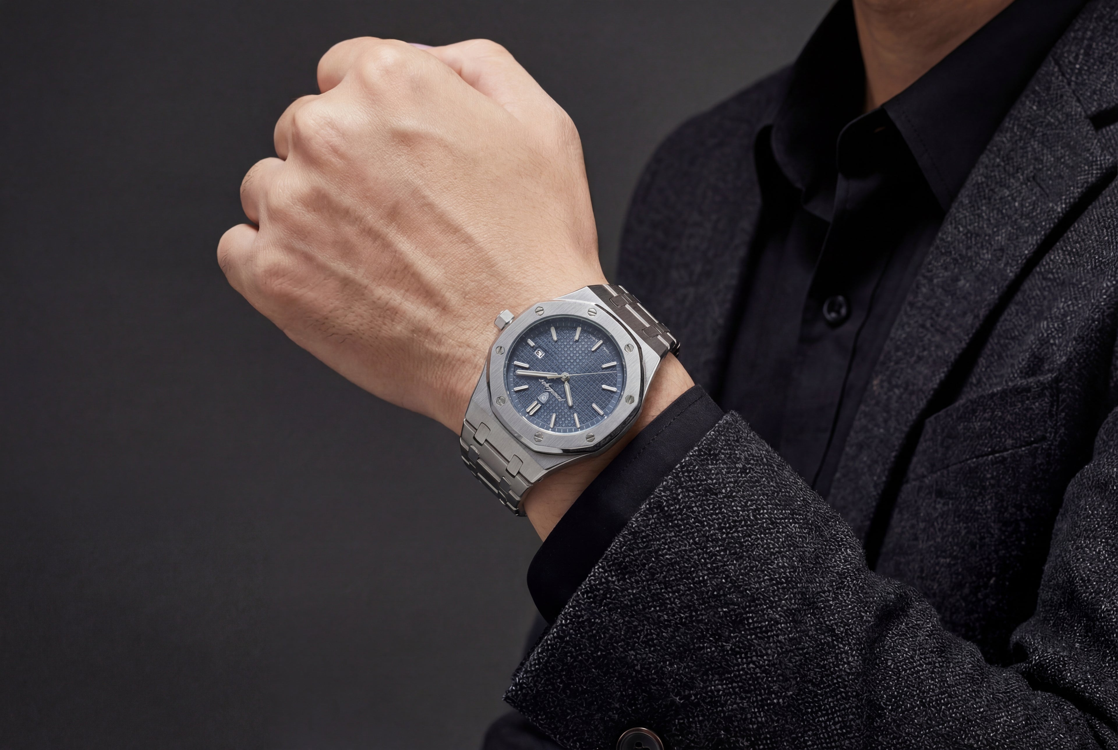 Poedagar Steel Watch with Blue Dial and Grid