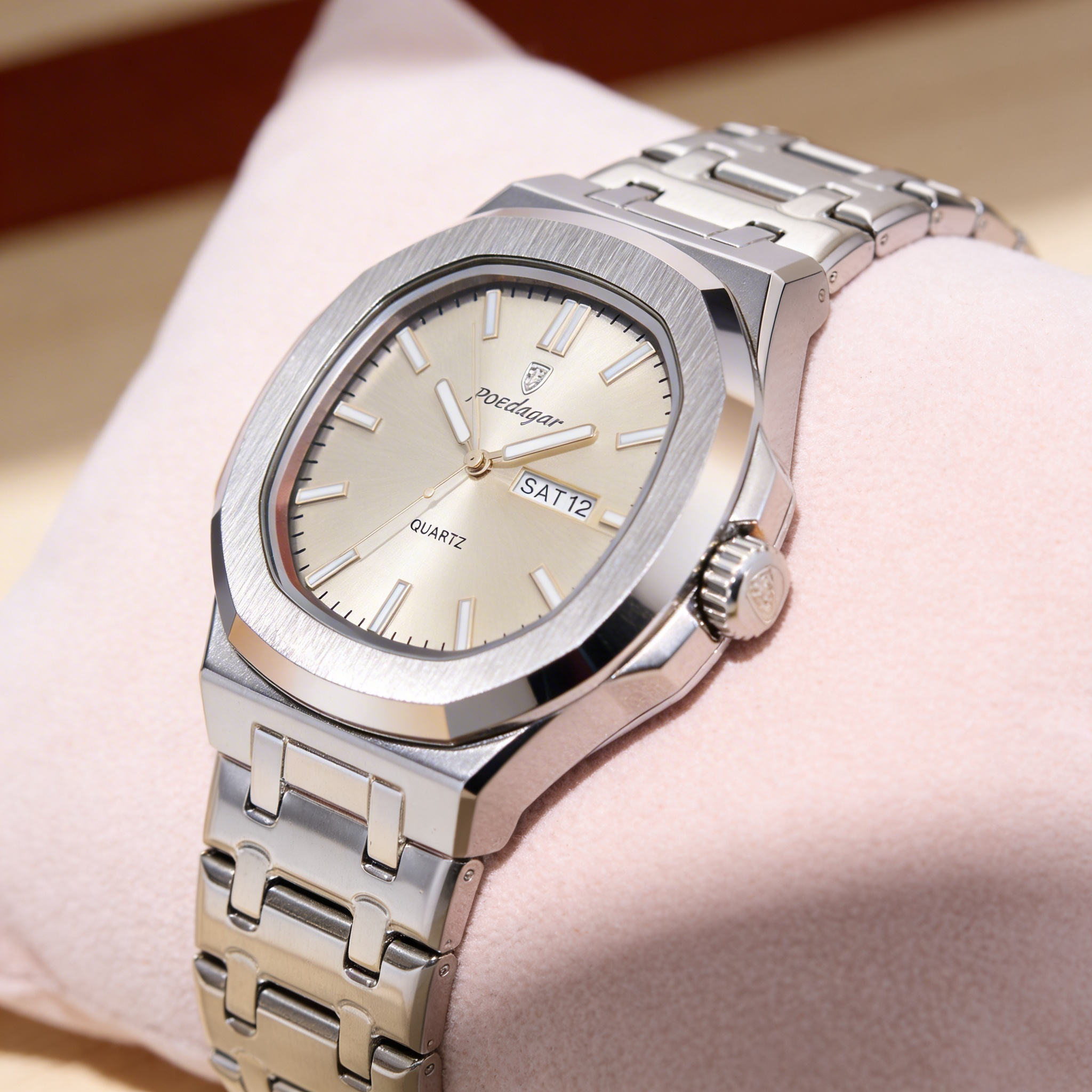 Poedagar Quartz Steel Watch with Clear Dial